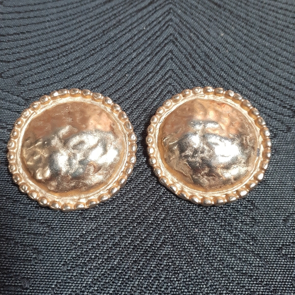 Vintage Goldtone Clip On Statement Earrings - Picture 13 of 14